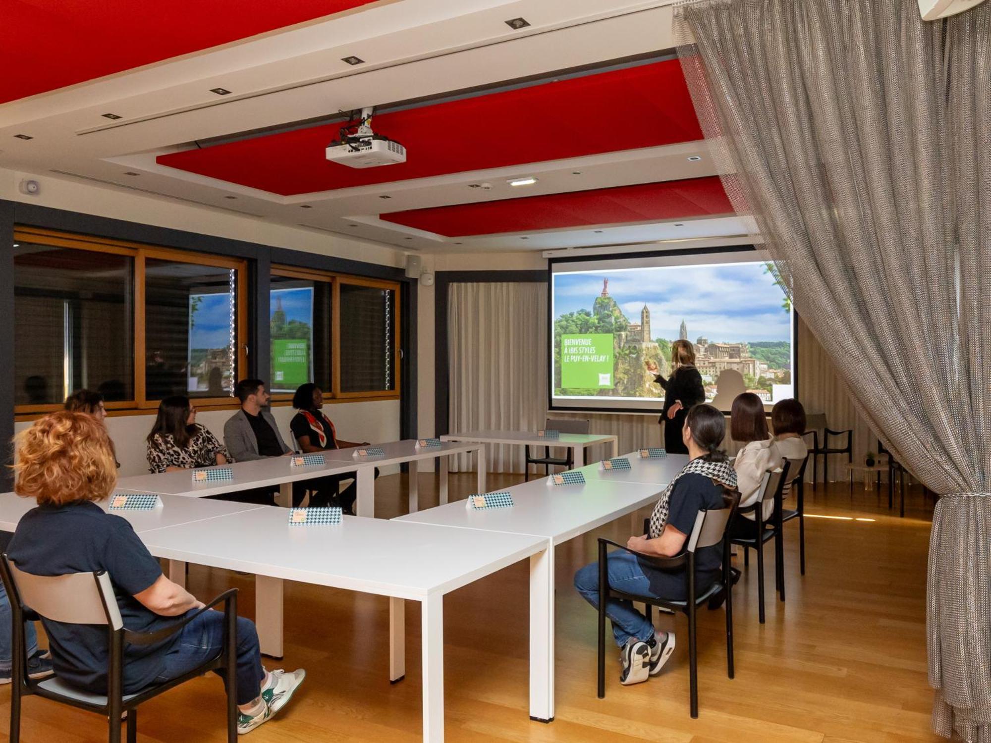 Ibis Styles Le Puy En Velay Hotel Екстериор снимка