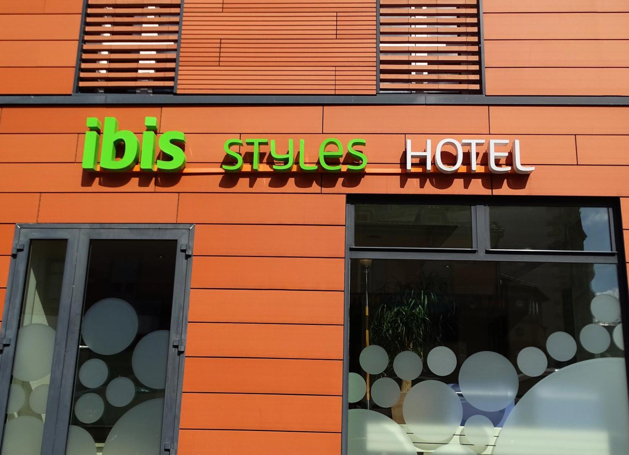 Ibis Styles Le Puy En Velay Hotel Екстериор снимка